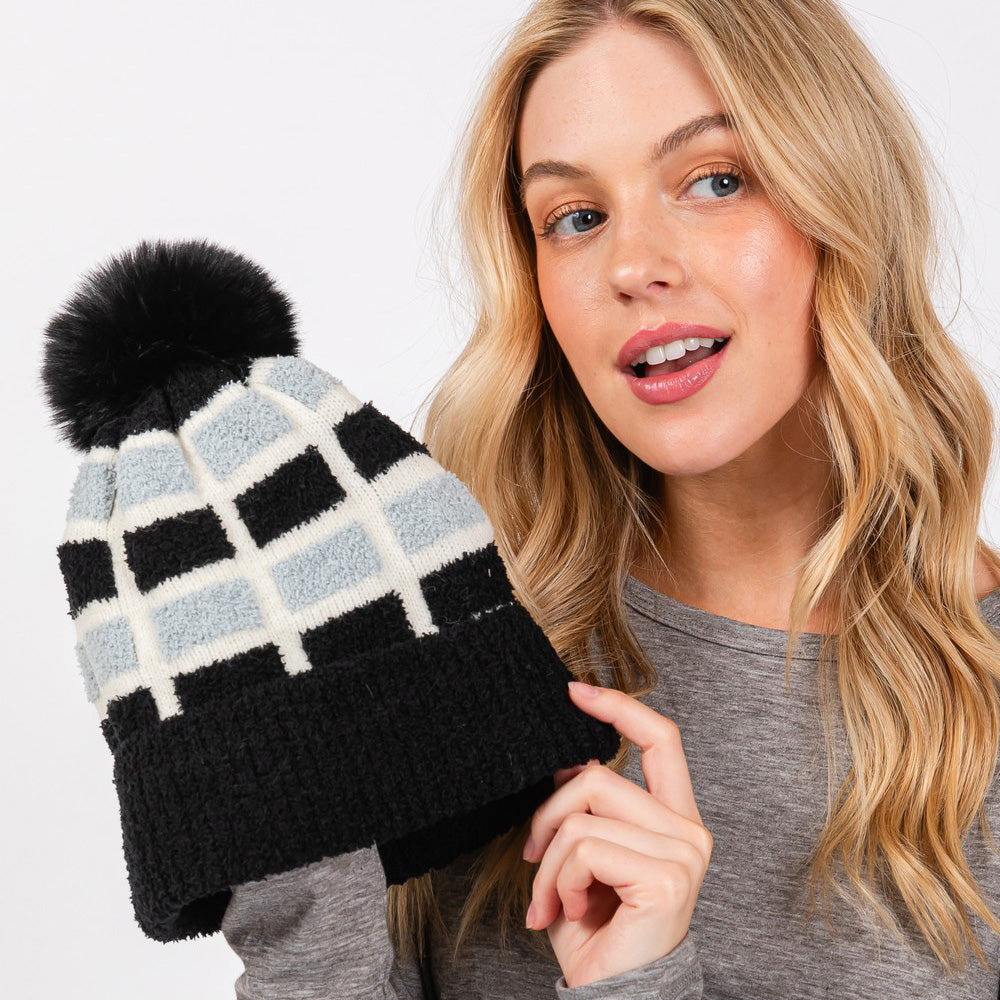 HATEGORY Cozy Color Blocked Pom Pom Beanie Hat