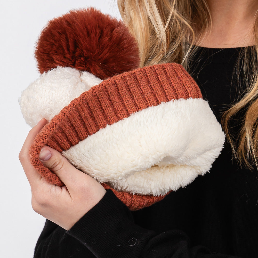 HATEGORY Two Tone Fleeced Pom Pom Beanie Hat