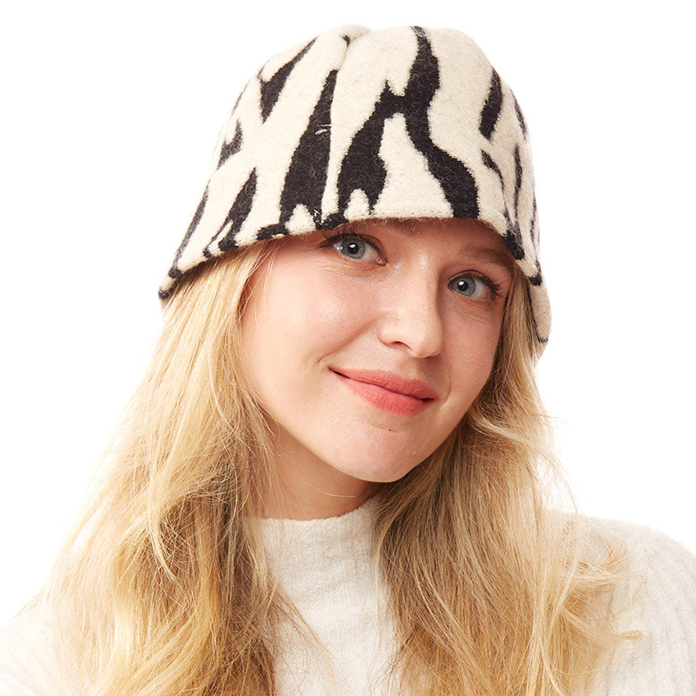 HATEGORY Animal Patterned Soft Fabric Bucket Hat