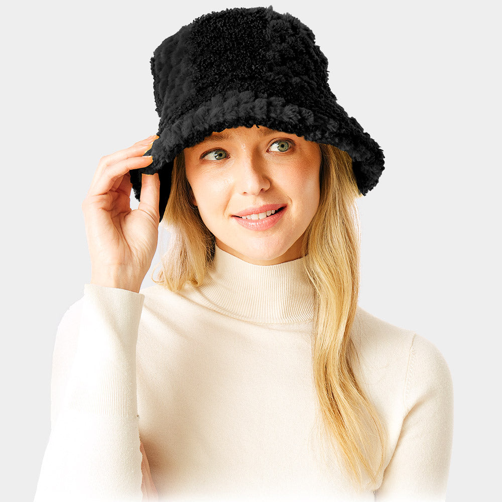 HATEGORY Two Tone Faux Fur Bucket Hat