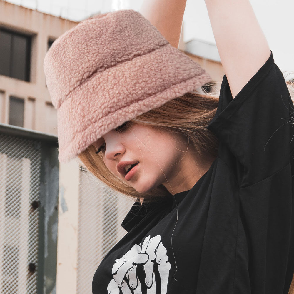 HATEGORY Fluffy Bucket Hat