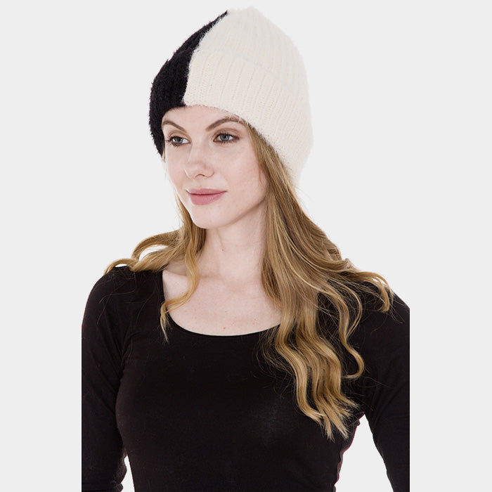 HATEGORY Color-Blocked Cable Knit Hat