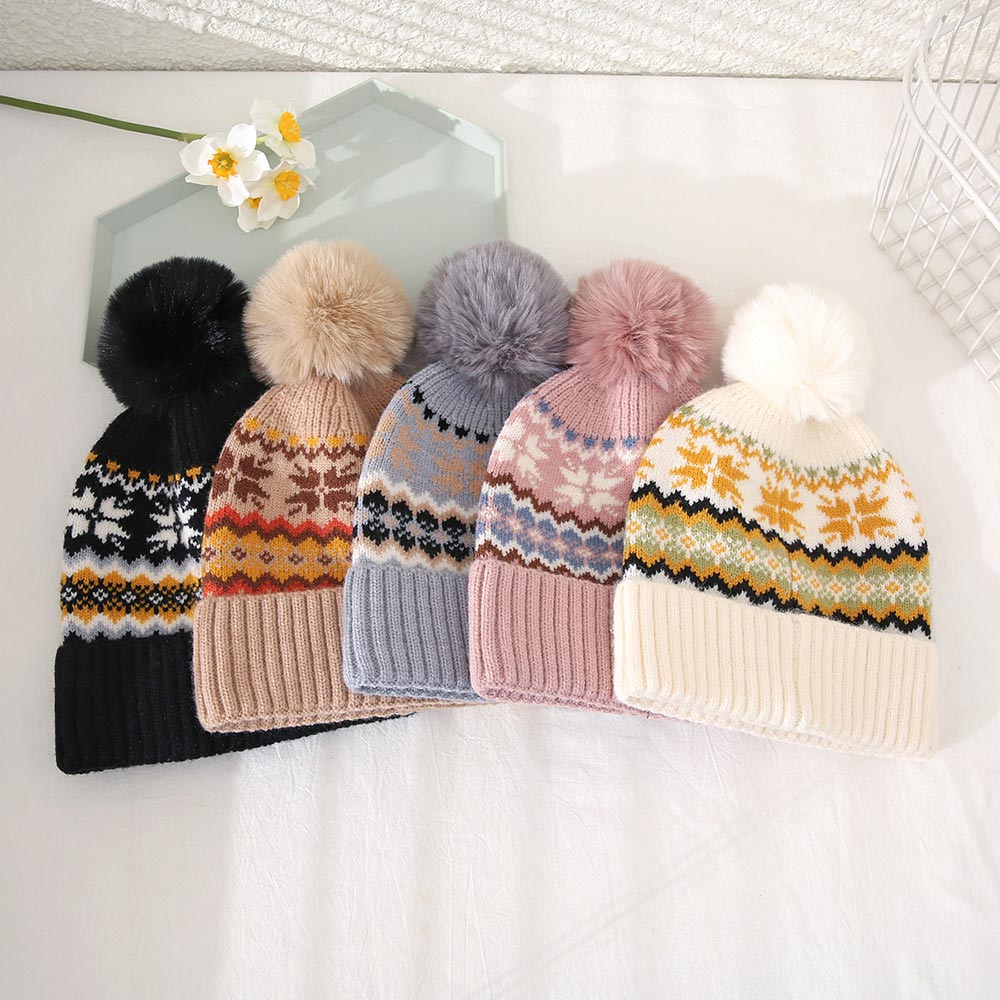 HATEGORY Patterned Pom Pom Beanie Hat