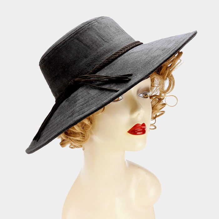 HATEGORY Wide brim faux suede hat