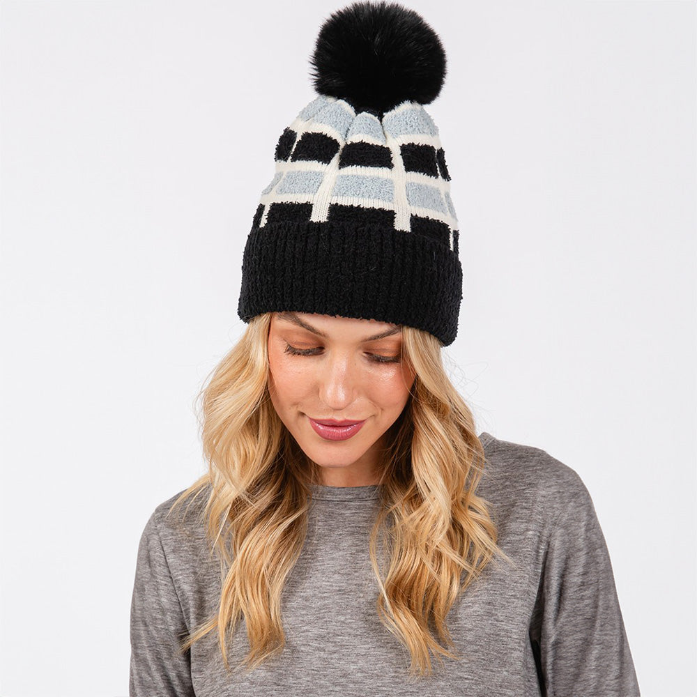 HATEGORY Cozy Color Blocked Pom Pom Beanie Hat