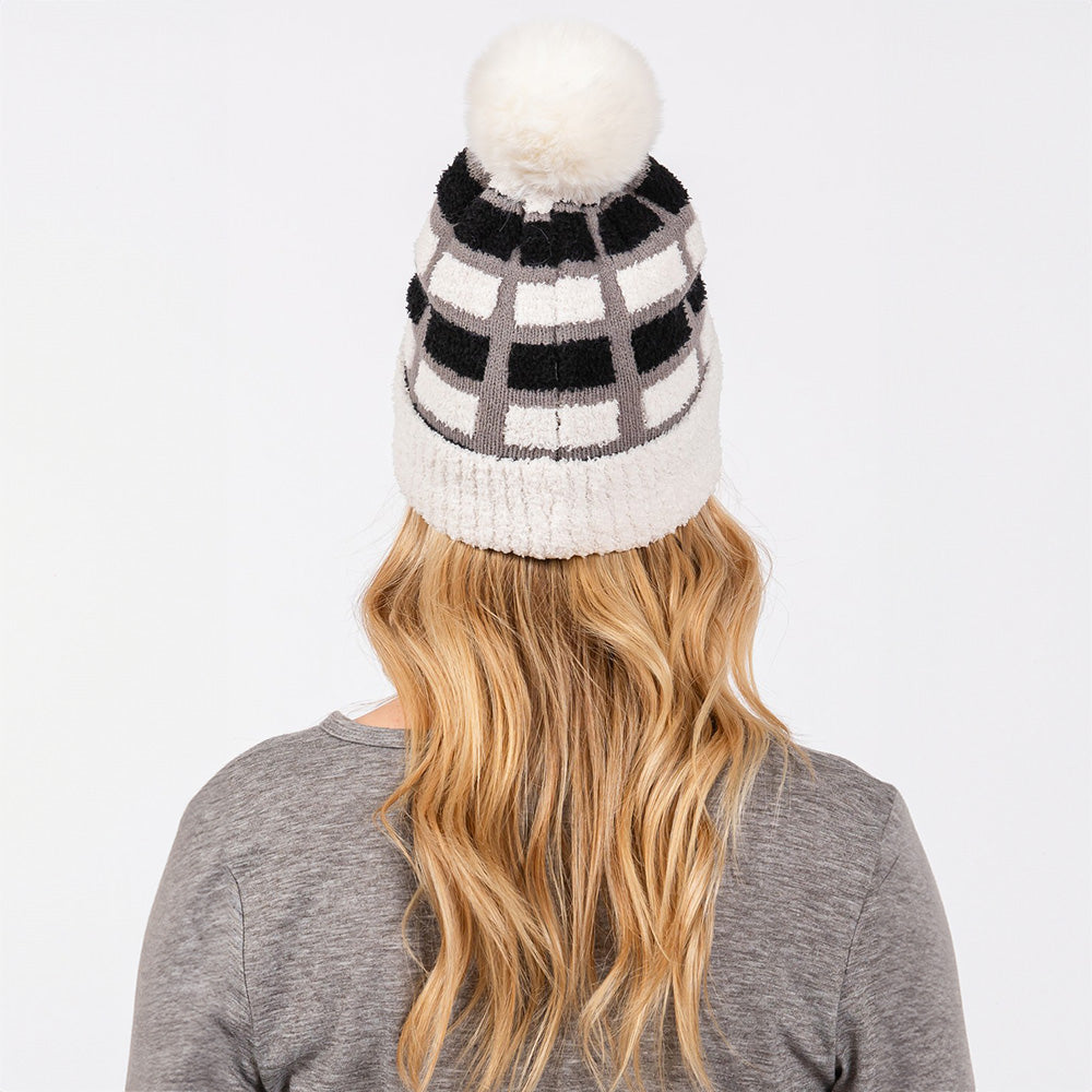 HATEGORY Cozy Color Blocked Pom Pom Beanie Hat