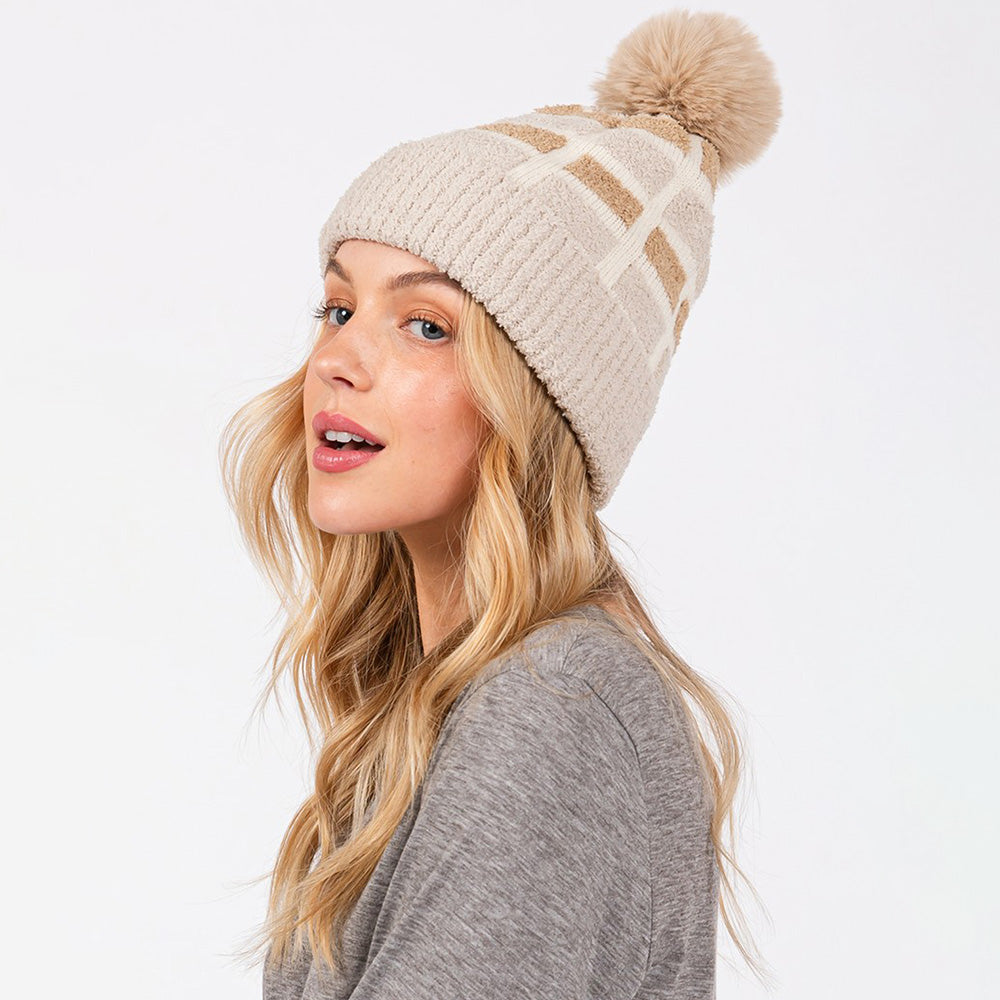 HATEGORY Cozy Color Blocked Pom Pom Beanie Hat