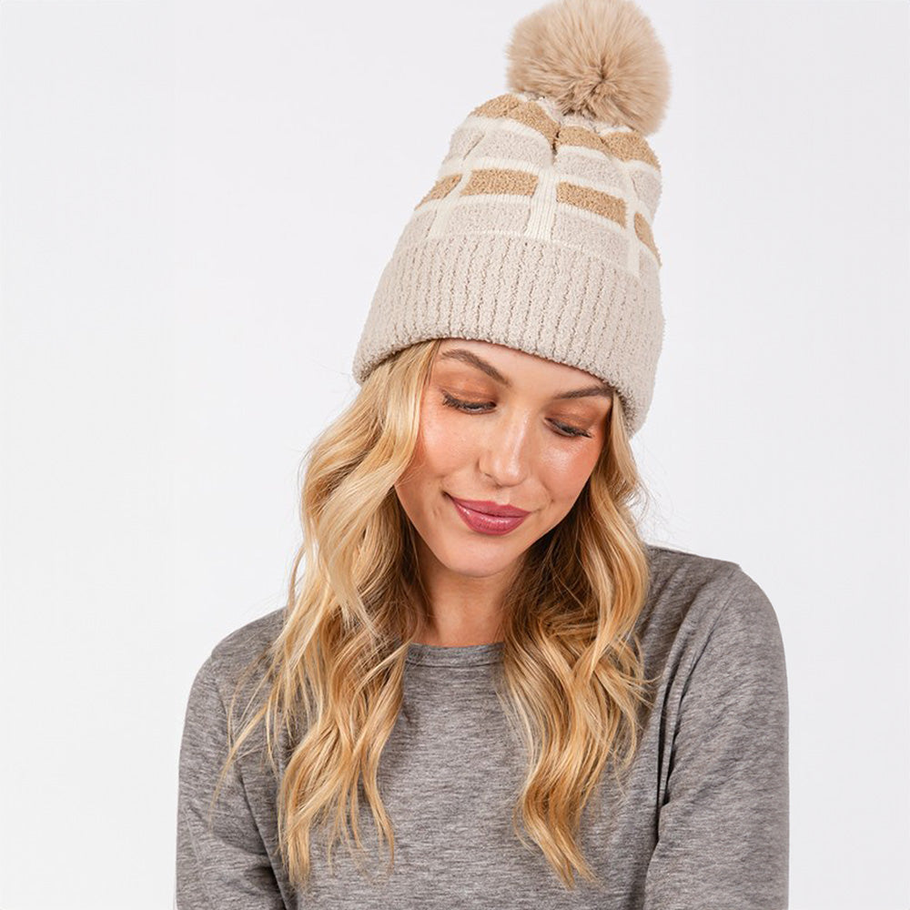 HATEGORY Cozy Color Blocked Pom Pom Beanie Hat