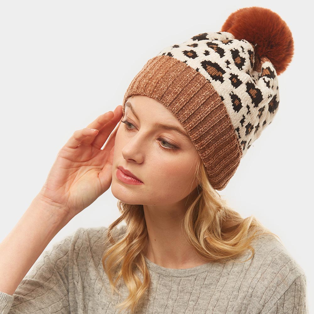 HATEGORY Leopard Print Pom Pom Beanie Hat