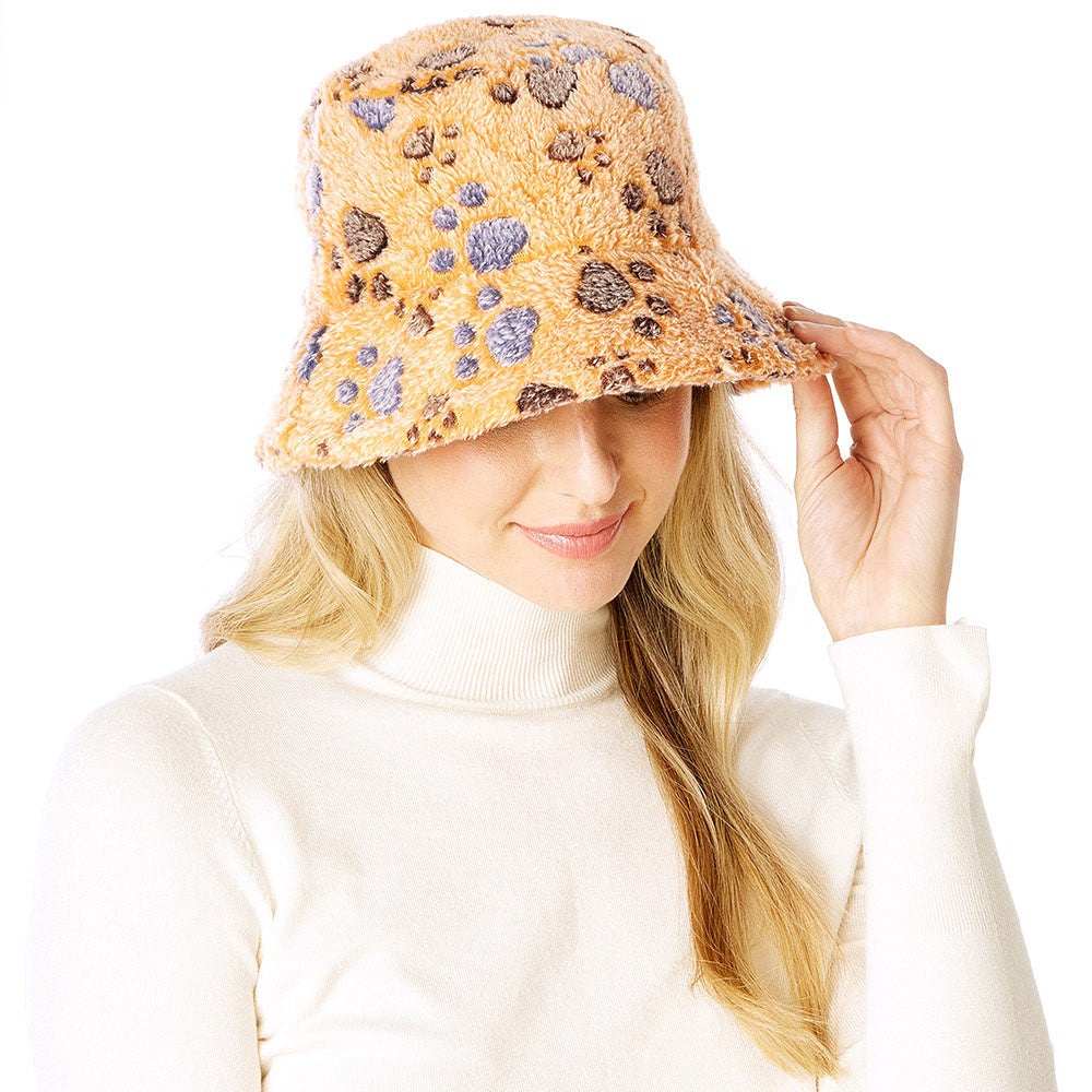 HATEGORY Animal Paw Faux Fur Bucket Hat