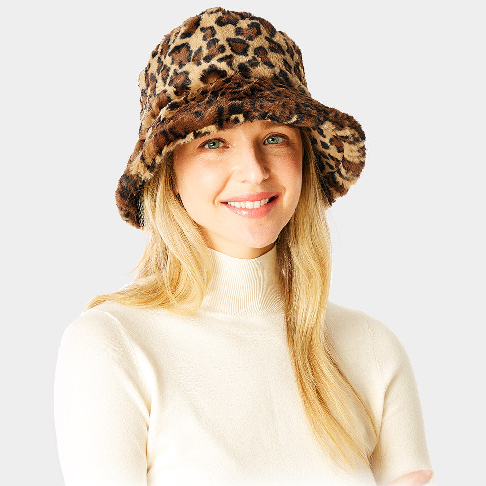 HATEGORY Leopard Patterned Soft Faux Fur Bucket Hat
