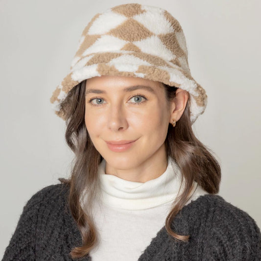 HATEGORY Diamond Patterned Sherpa Bucket Hat