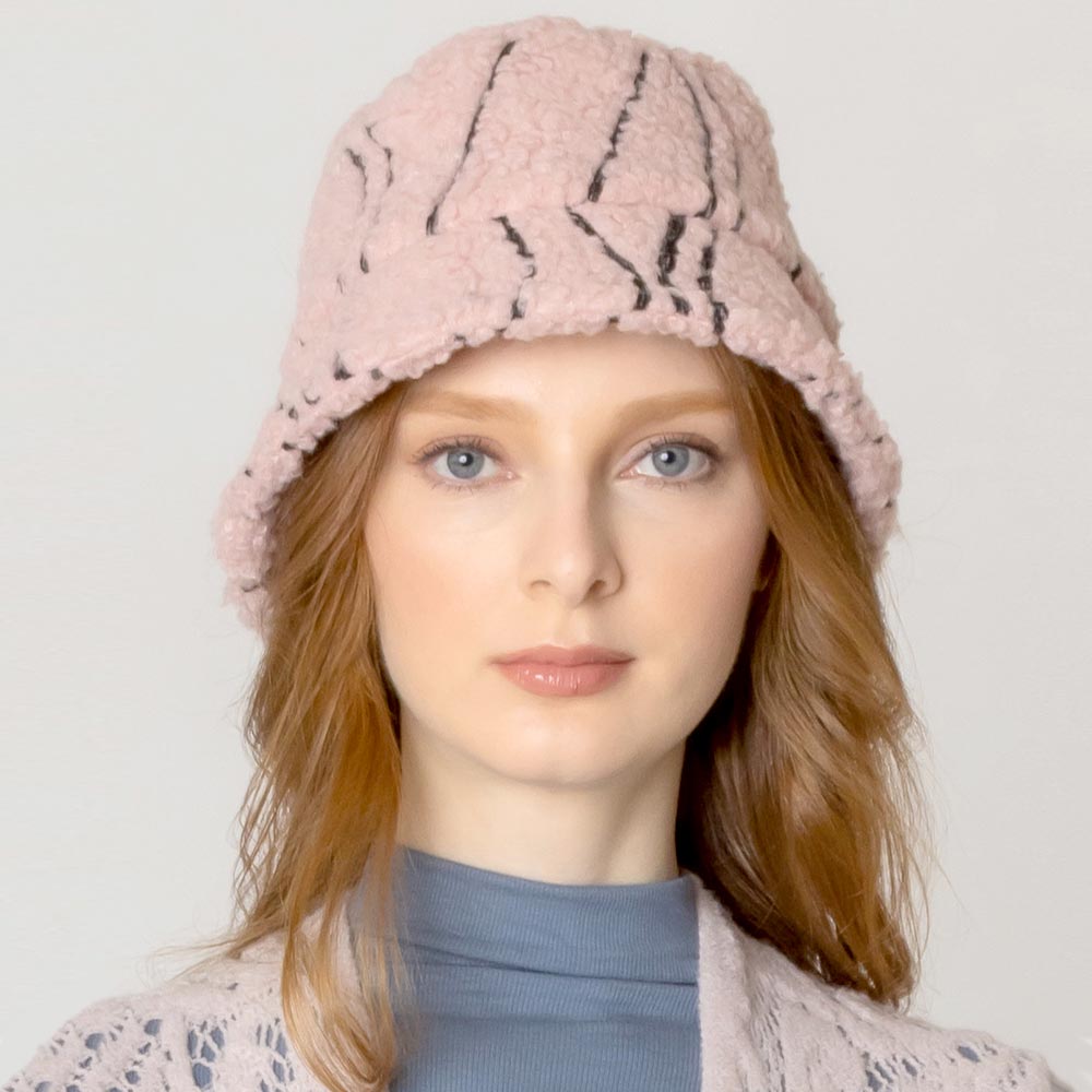 HATEGORY Geometric Sherpa Bucket Hat