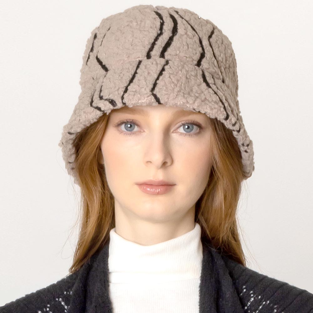 HATEGORY Geometric Sherpa Bucket Hat