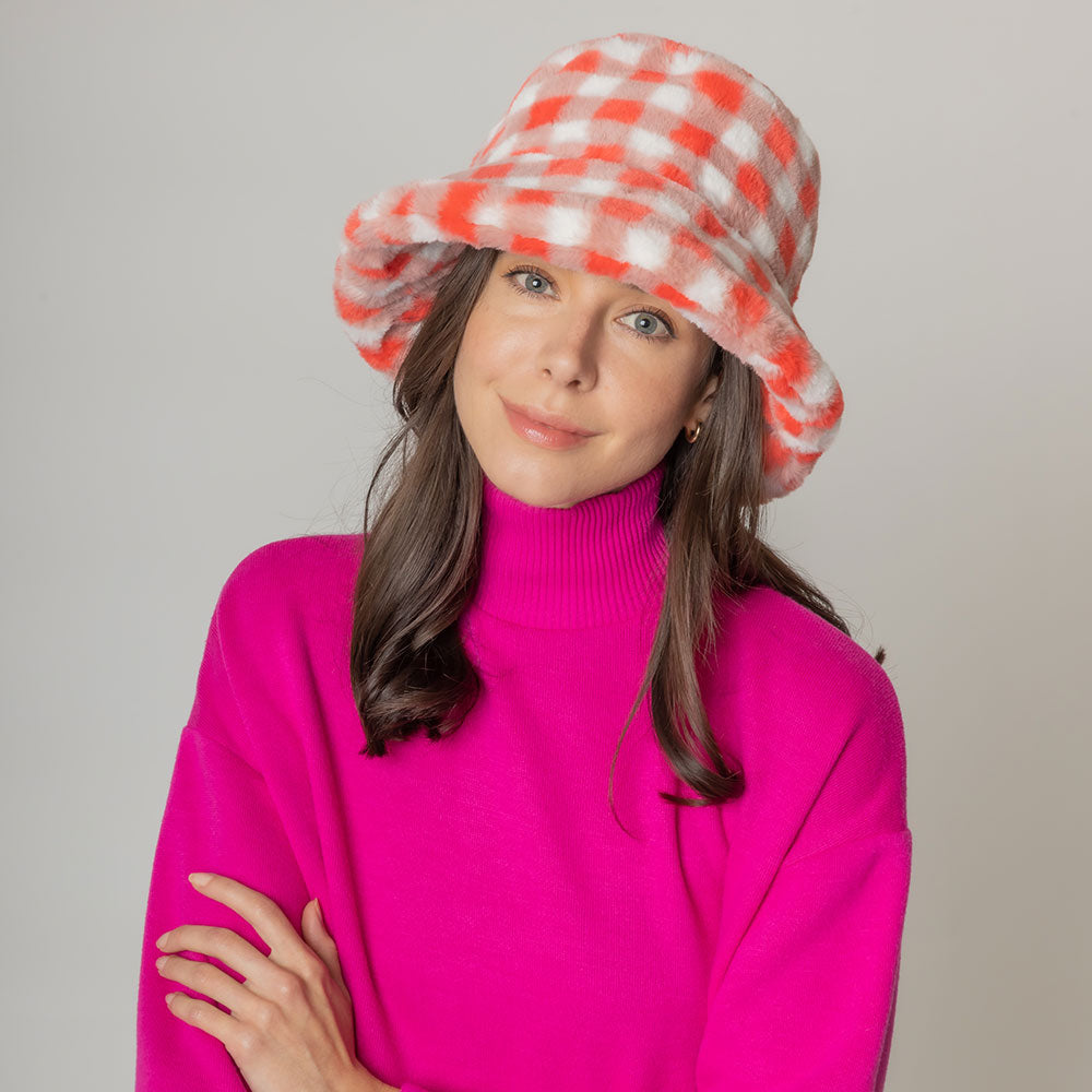 HATEGORY Checkered Faux Fur Bucket Hat