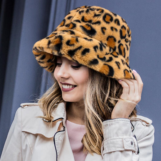 HATEGORY Leopard Patterned Faux Fur Bucket Hat
