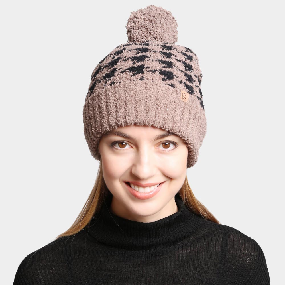 HATEGORY Houndstooth Lined Pom-Pom Beanie