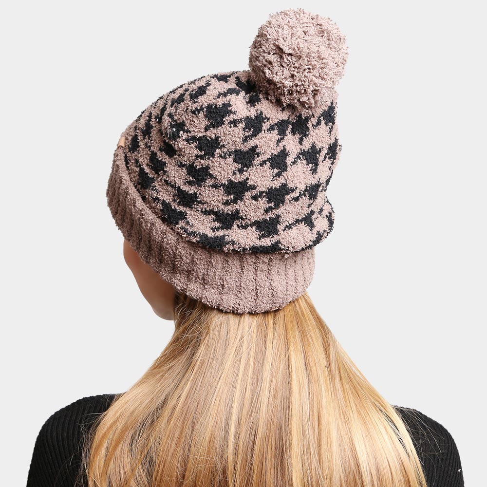 HATEGORY Houndstooth Lined Pom-Pom Beanie