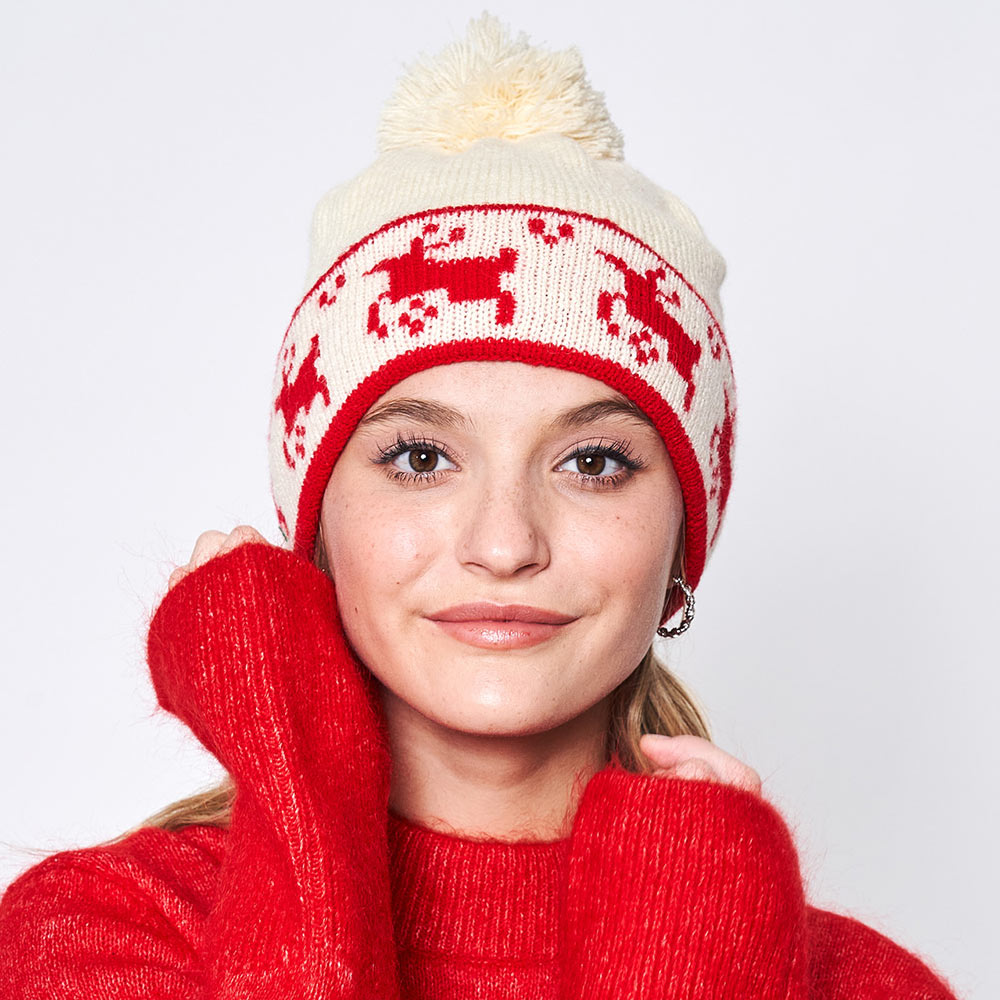 HATEGORY Reindeer Holiday Pom Pom Beanie Hat