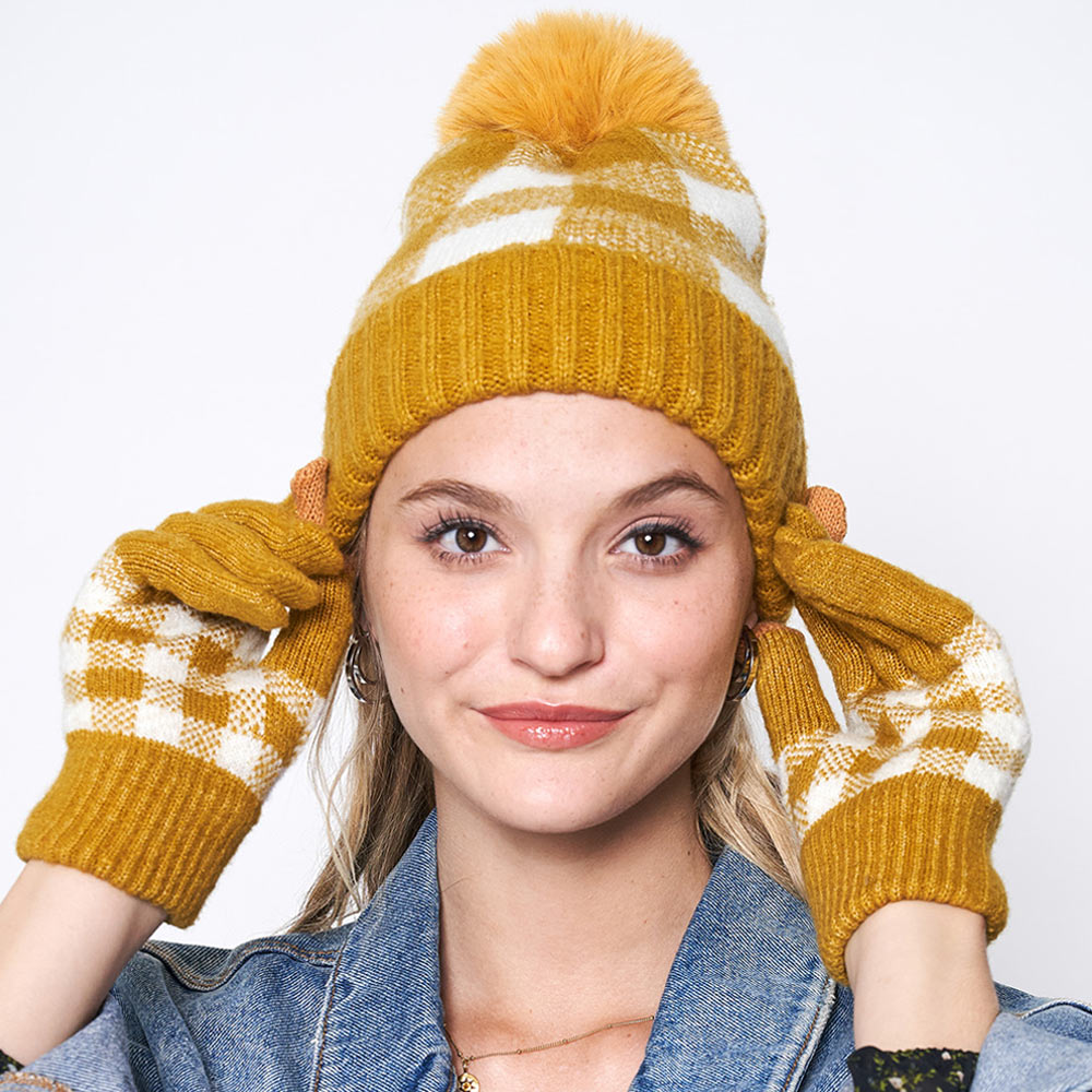 HATEGORY Buffalo Check Patterned Faux Fur Pom Pom Beanie Hat