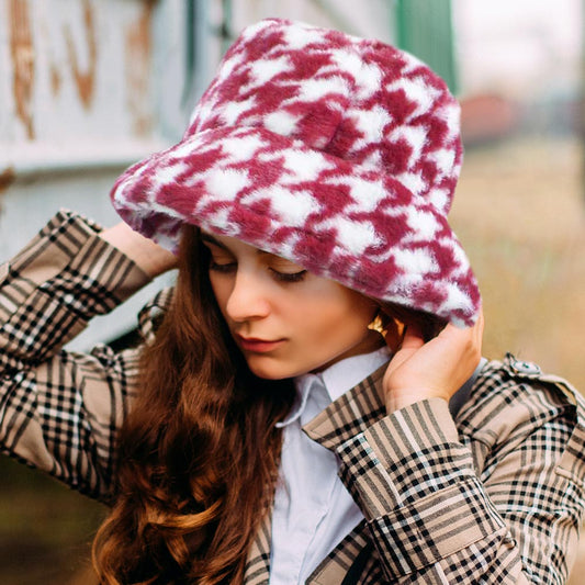 HATEGORY Houndstooth Patterned Faux Fur Bucket Hat