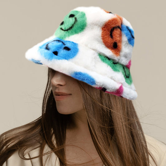 HATEGORY Smile Patterned Faux Fur Bucket Hat