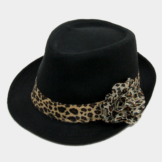 HATEGORY Fedora with Leopard Pattern Brooch